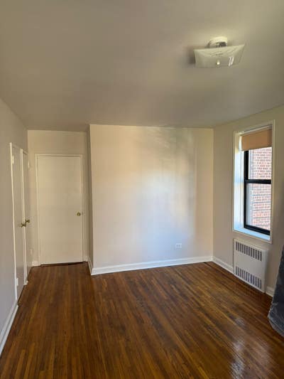 Spacious room Main Photo