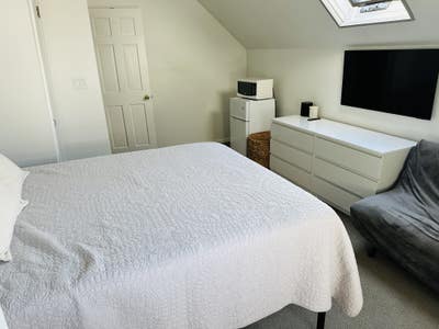 Furnished Room w/ Private Bath-Utilities included  Main Photo