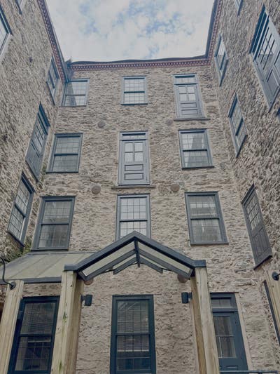 Room for rent at canal house apartments Main Photo