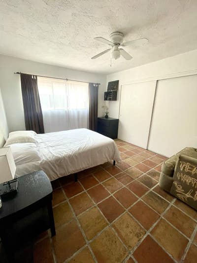 1 bed/1 bath  in 2 b/2 bath room in West Hollywood Main Photo