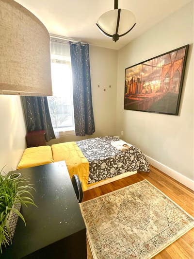 Cozy room 30 min away from Manhattan  Main Photo