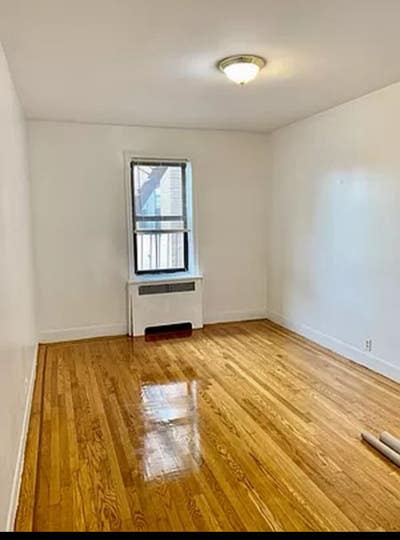 Room for rent 734$ Main Photo