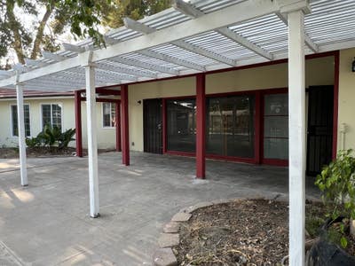 Newly remodeled, quite neighborhood  Main Photo