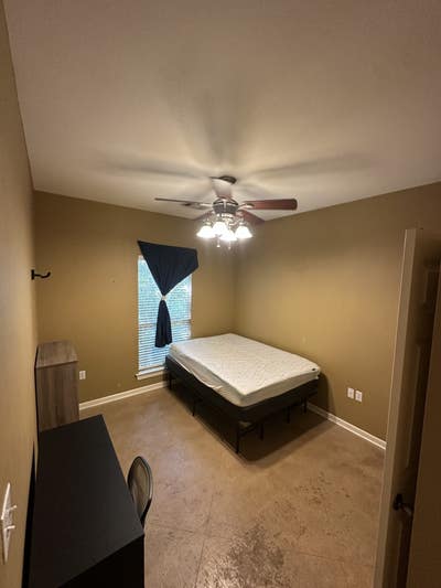 Two roommates needed in Lake Beau Pre neighborhood Main Photo