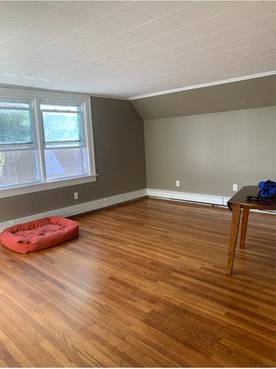 Moden 2nd floor unit in great location!! Main Photo