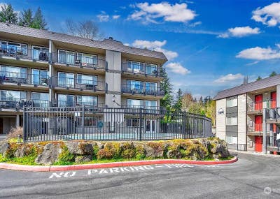 Fully Furnished 1 Bed  1 Bath Condo_RenovatedSpaci Main Photo