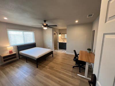 Furnished Private Room 8min Walk to UTD [Includes Main Photo