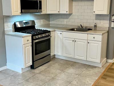 Rent:$1,300 1 BR 1 bathroom 600sqft Address: 40 Fa Main Photo