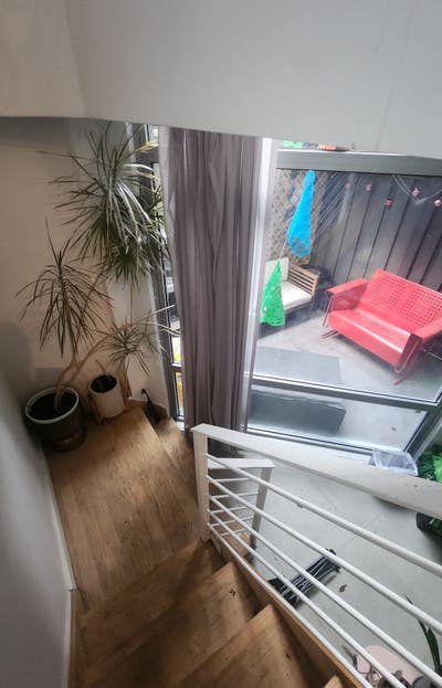 Bright room with courtyard, W/D and 1/2 bath Main Photo