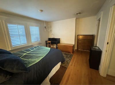Furnished room for rent in heart of Rockridge  Main Photo