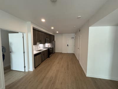Single Room at Portico Waterfront Main Photo