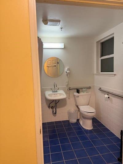 Private Room w/ Private Bath Fully Furnished Main Photo