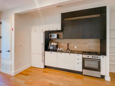 #607 3 bed 2 bathroom in Bushwick - Great deal! Av Main Photo