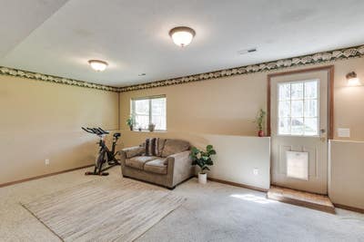 Basement for Rent Main Photo