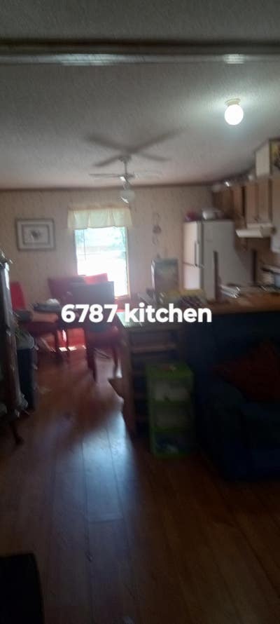 Studio $700 free electric and water  Main Photo