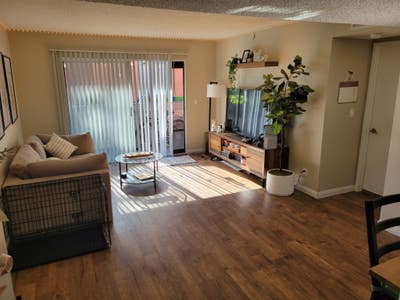 Master-Style Room w/ Private In-Room Bath Main Photo