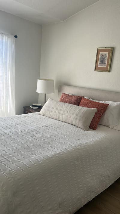 Serene room for rent Main Photo