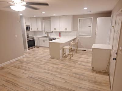 Comfy Living in a Quiet Charlotte Neighborhood Main Photo