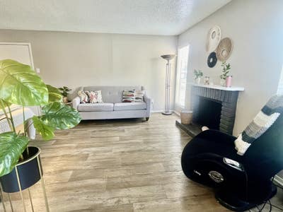 Neat, quiet, clean apartment  Main Photo