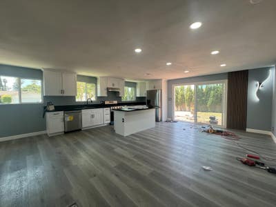 Room for Rent in a Newly Renovated Anaheim Home Main Photo