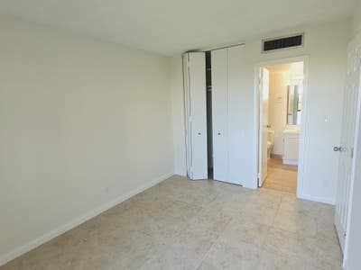Cozy and comfortable Room near Aventura Mall Main Photo