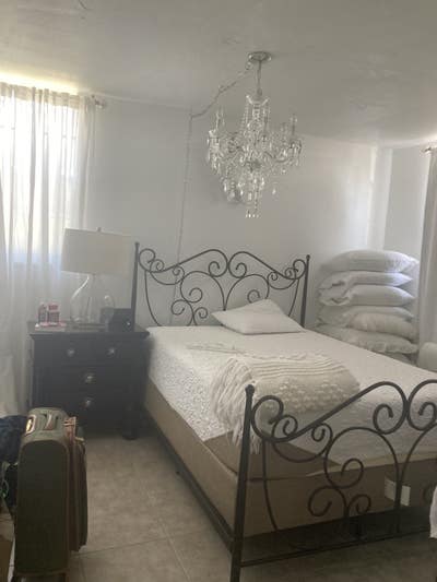 Furnished room for rent Main Photo