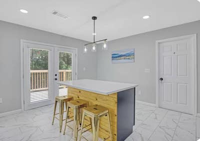  Fully Furnished Private Rooms | Utilities & WiFi  Main Photo