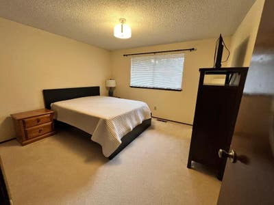 Two private rooms available for rent Main Photo