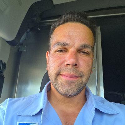 Professional Male seeks a small or large room Main Photo