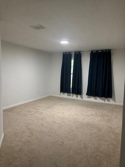 Couple looking for a roommate  Main Photo