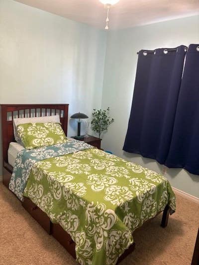 Room for Rent Main Photo