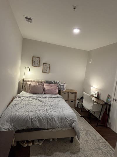Seeking roommate for 2-bed, 2-bath apartment Main Photo