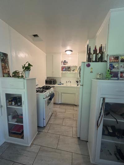 1 bed 1 bath for sublease Main Photo
