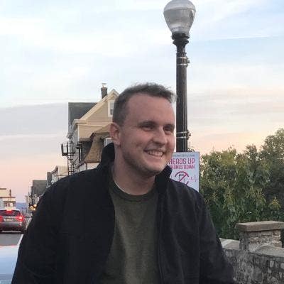 Professional Male seeks a small or large room Main Photo