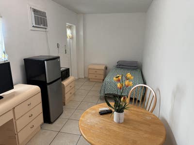 Large Private Room in House.  Private Entrance  Main Photo
