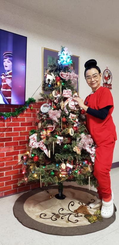 Professional Female seeks a small or large room Main Photo