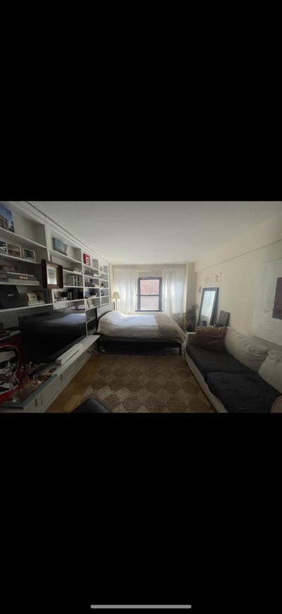 Large bedroom available in Midtown East Main Photo