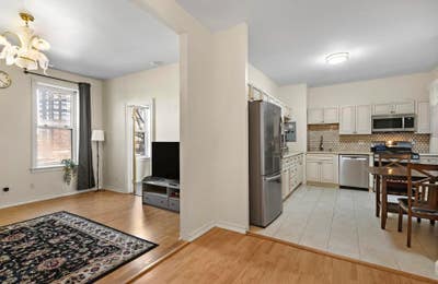 Large Furnished Room for Rent in 282 Magnolia Ave  Main Photo