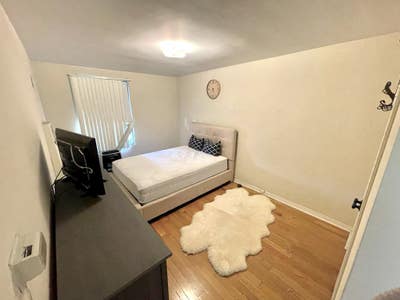 Looking for an awesome roommate! Main Photo