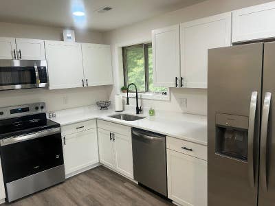 Cozy 1 Room in Charming Home on Weaver Ave_Availa Main Photo