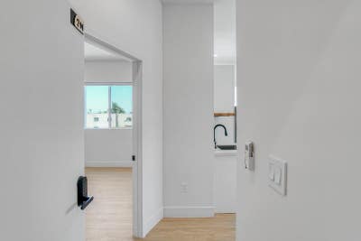 Newly Built Modern 1BRBA with Skyline Views & Lux Main Photo