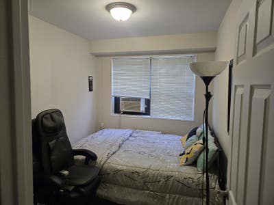 Furnished Room 4 rent in luxury apt chevy chase md Main Photo