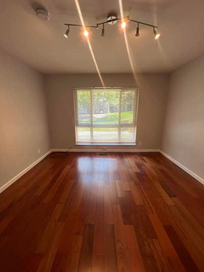 Room available at end of october  Main Photo