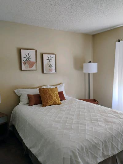Large furnished bedroom,Pvt. Bath,carport  Main Photo