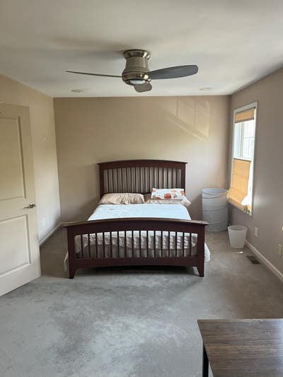 Huge Furnished room includes utilities and wifi Main Photo
