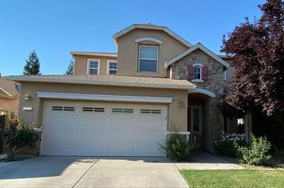 $580 Bellevue House Room. Extra Amenities! Main Photo