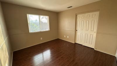 Upstairs Room $750 unfurnished  Main Photo