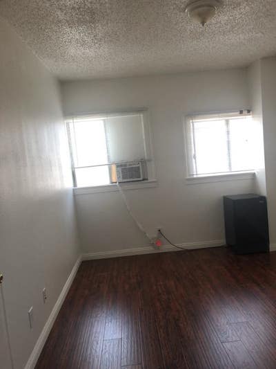 Room for Rent Main Photo