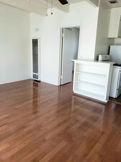 Amazing renovated 1bed with parking in the Hollywo Main Photo