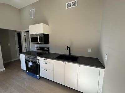 Cozy & newlyrenovated Atlanta Duplex  Multiplex wi Main Photo